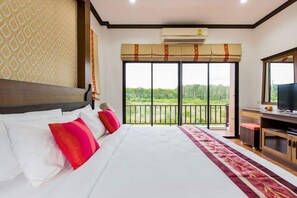 3 bedrooms, desk, blackout curtains, iron/ironing board - Baan Narakorn Private Pool (Krabi)