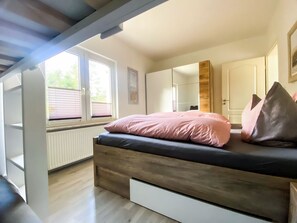 1 Schlafzimmer, Reisekinderbett, WLAN, Bettwäsche