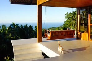 Terrace/patio - Volcano House (Mambajao)