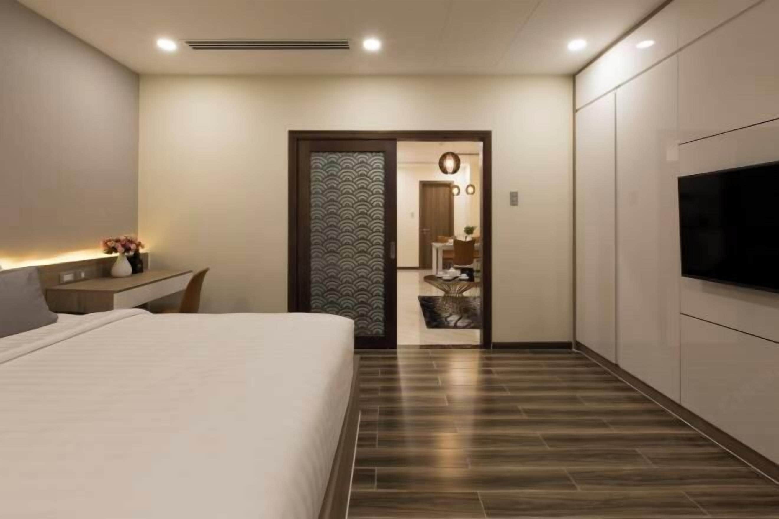 Caja de seguridad en la habitación y escritorio 