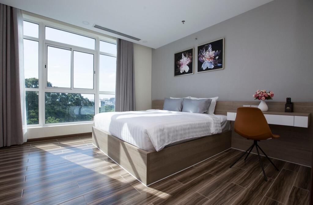 In-room safe, desk, soundproofing, iron/ironing board