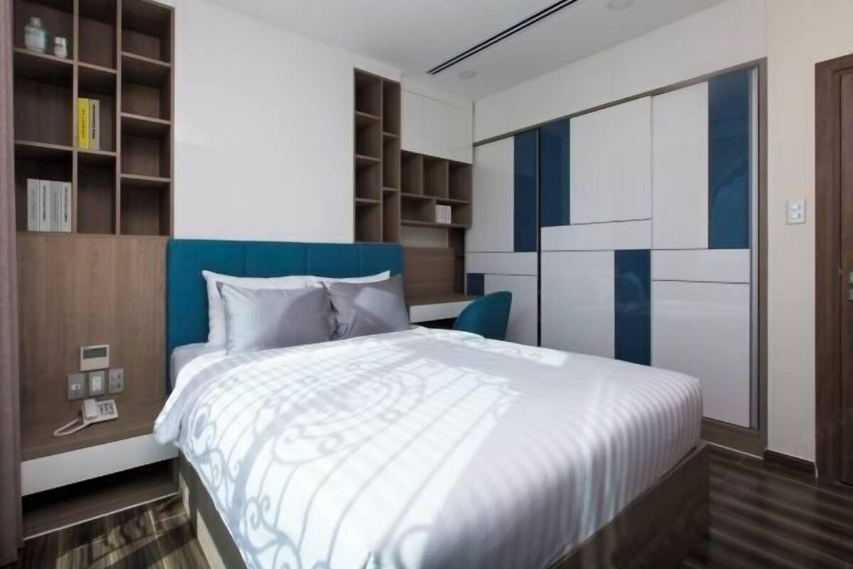 In-room safe, desk, soundproofing, iron/ironing board