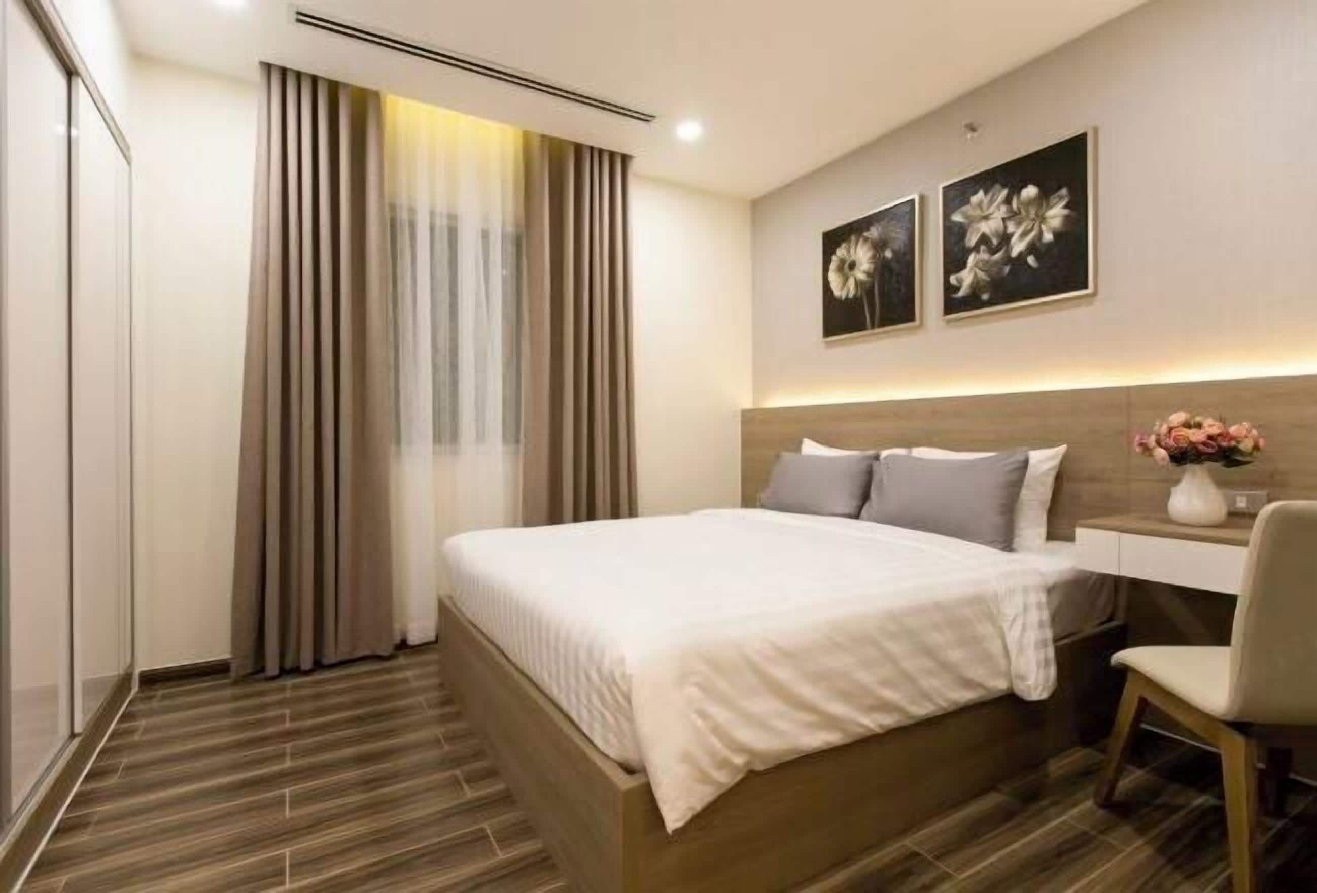 Caja de seguridad en la habitación y escritorio 