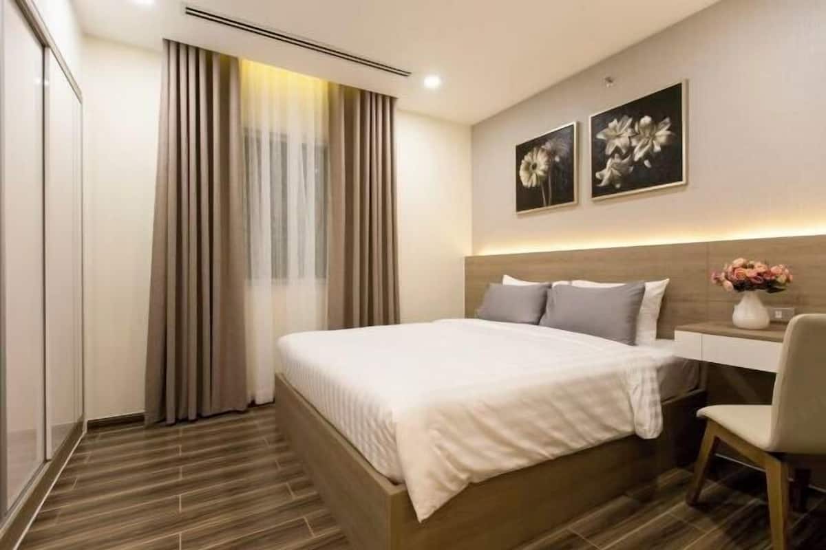 In-room safe, desk, soundproofing, iron/ironing board