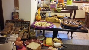 Gratis kontinental frukost varje dag