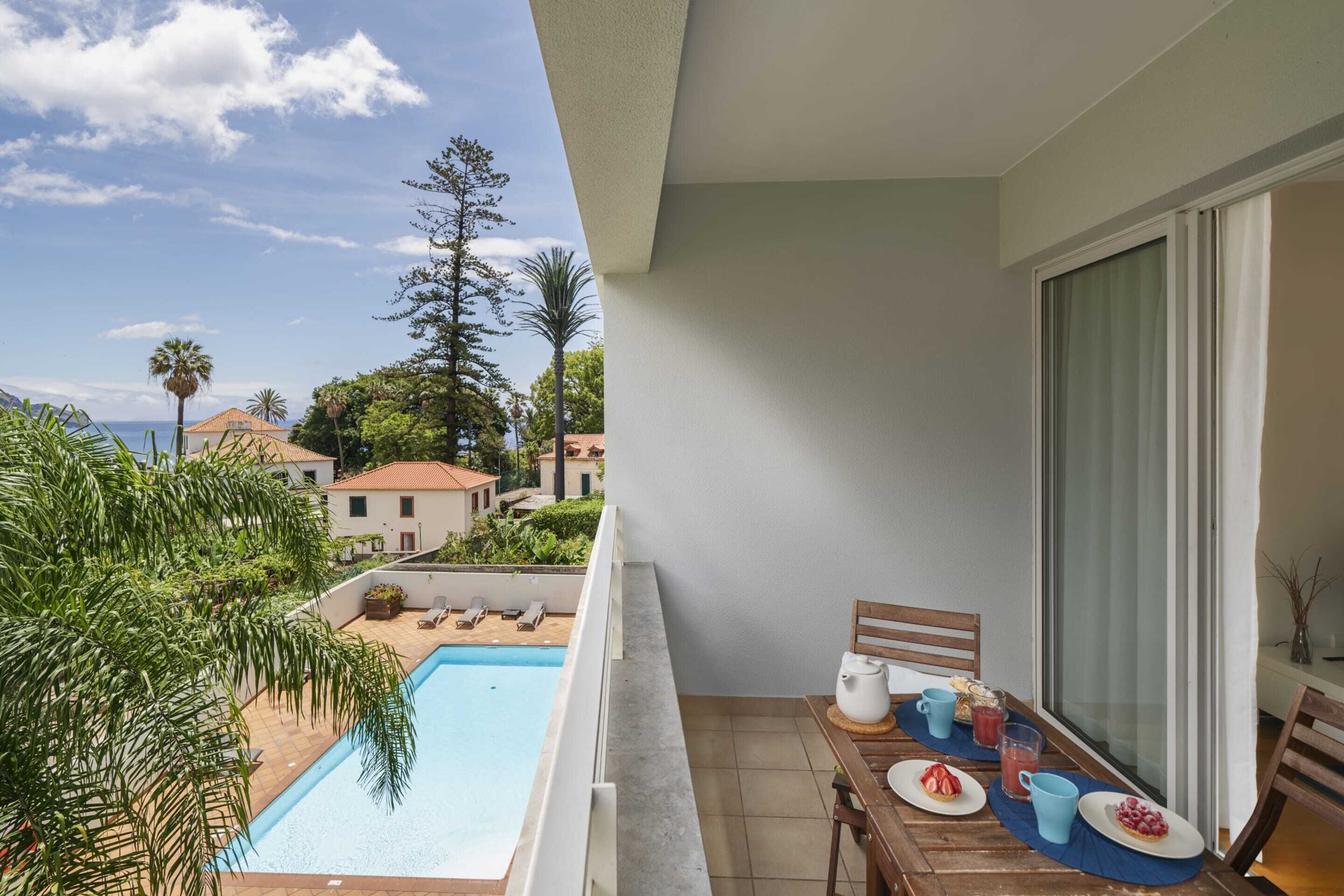 Jasmineiro II by An Island Apart