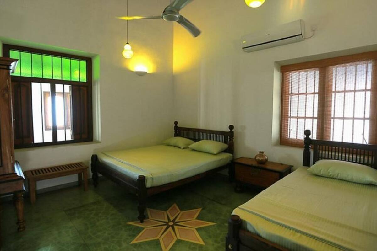 Soundproofing, free wired Internet