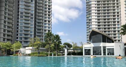 Teega Waterfront - Hello Kitty