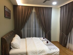 Comfort Condo, 3 Bedrooms, Balcony | 3 bedrooms, iron/ironing board, free wired Internet - Teega Waterfront - Hello Kitty (Iskandar Puteri)