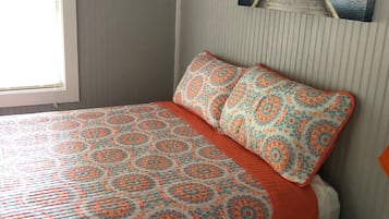 2 bedrooms, bed sheets