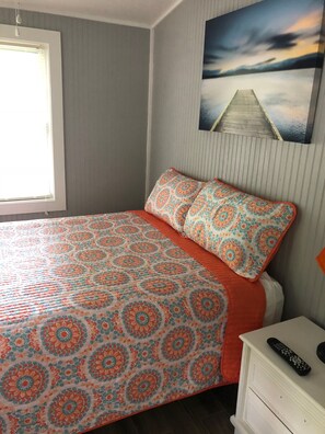 2 bedrooms, bed sheets
