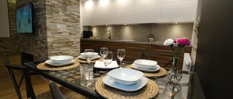 Deluxe Apartment, 2 Bedrooms | Private kitchenette | Fridge, microwave, stovetop, coffee/tea maker