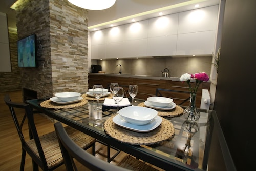 City of the Kings Green Silence Apartment