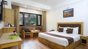 Draps en coton égyptien, literie de qualité supérieure, minibar, bureau