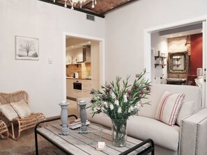 Living room - BCN Rambla Catalunya Apartments (Barcelona)