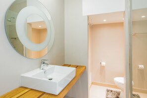 Dusche, Regendusche, kostenlose Toilettenartikel, Haartrockner