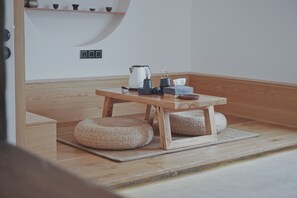 Premier Double Room | Desk, blackout drapes, free WiFi - Suzhou Cloud Art Inn (Suzhou)