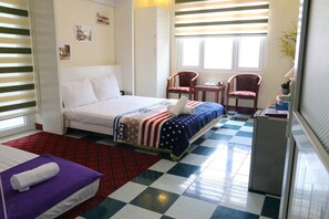 Penthouse (Old Quarter View) | Een minibar, een bureau, een strijkplank/strijkijzer, gratis wifi