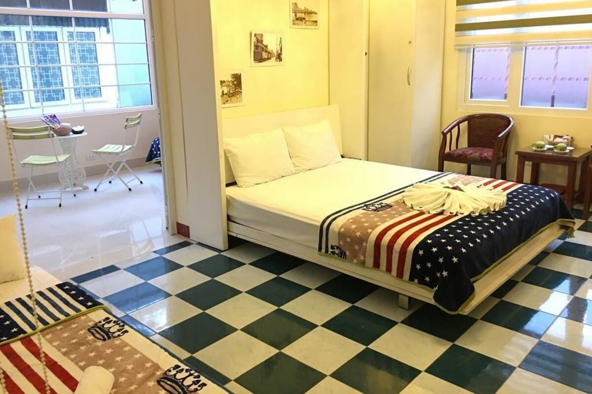 Double Room | Minibar, desk, iron/ironing board, free WiFi