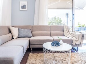 55-Zoll-Flachbildfernseher mit Satellitenempfang, Plasmafernseher