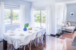 Villa, 5 Bedrooms, Private Pool | Dining