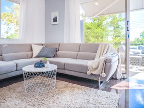 Villa, 5 Bedrooms, Private Pool | Living room | 55-inch flat-screen TV with satellite channels, plasma TV - Villa Atlantica (Pegeia)
