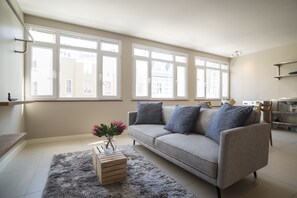 Design-studiosuite - byudsigt | Opholdsområde | Fladskærms-tv