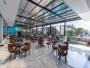 Lounge - Torres de Atitlan (Sololá)