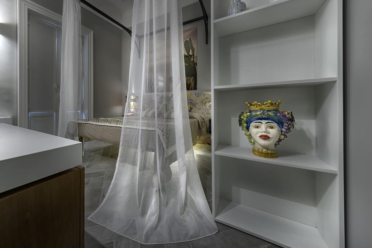 1 habitación, cubrecamas, colchones con efecto memoria y minibar