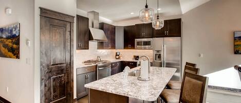 Townhome, 3 Bedrooms | Private kitchen