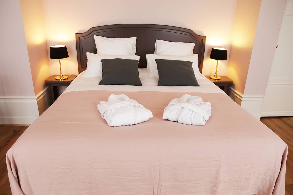 Habitación ejecutiva doble, 1 cama de matrimonio, no fumadores | Sábanas de algodón egipcio y ropa de cama de alta calidad