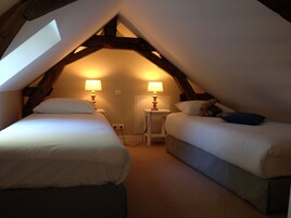 Quarto família, para não fumantes, vista para o jardim (Tribu) | Roupas de cama de algodão egípcio, roupas de cama premium