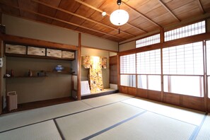 Private Vacation Home | 2 bedrooms, desk, blackout curtains, iron/ironing board - Satsukian (Kyoto)