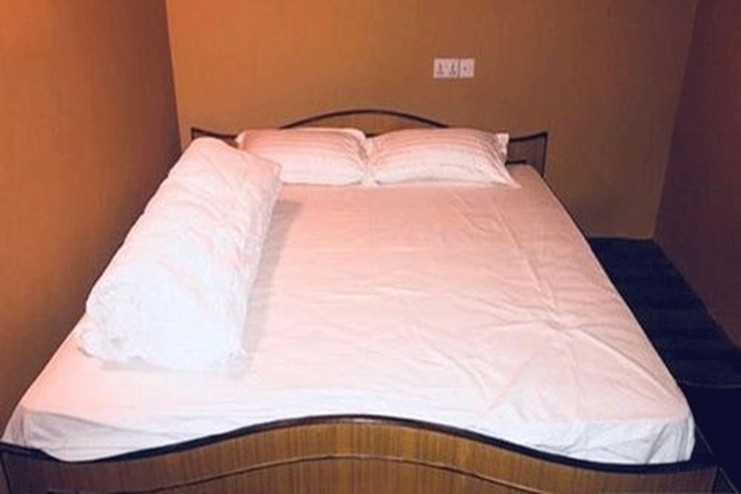 豪華雙人房 | 浴室 | 淋浴設備、免費盥洗用品、拖鞋、毛巾