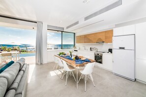 Villa, 6 Bedrooms, Private Pool | Private kitchen | Full-sized fridge, microwave, oven, stovetop - Villa Vista (Chlorakas)