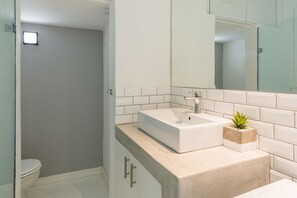 Bathroom - Senator Park Suite 5 (Cape Town)