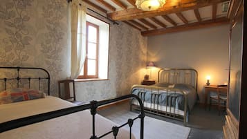 5 bedrooms, individually decorated, individually furnished, free WiFi