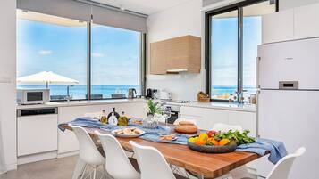 Villa, 6 Bedrooms, Private Pool | In-room dining