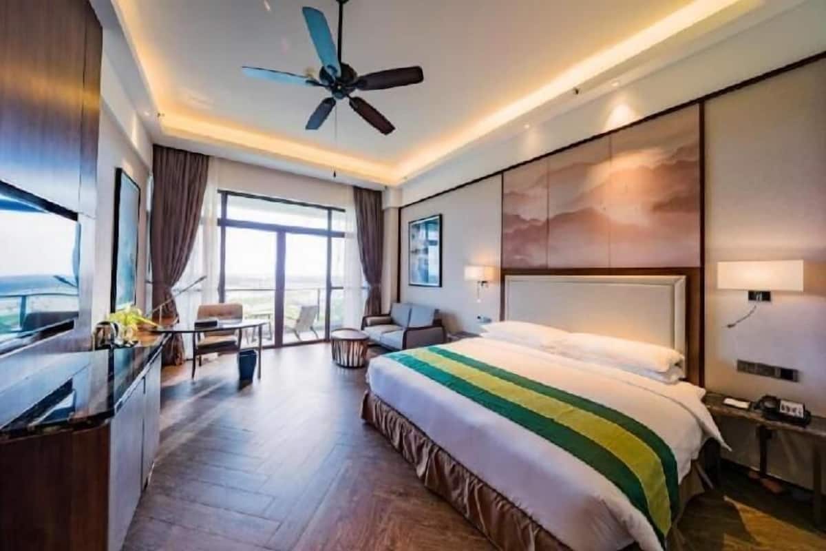In-room safe, desk, laptop workspace, blackout curtains