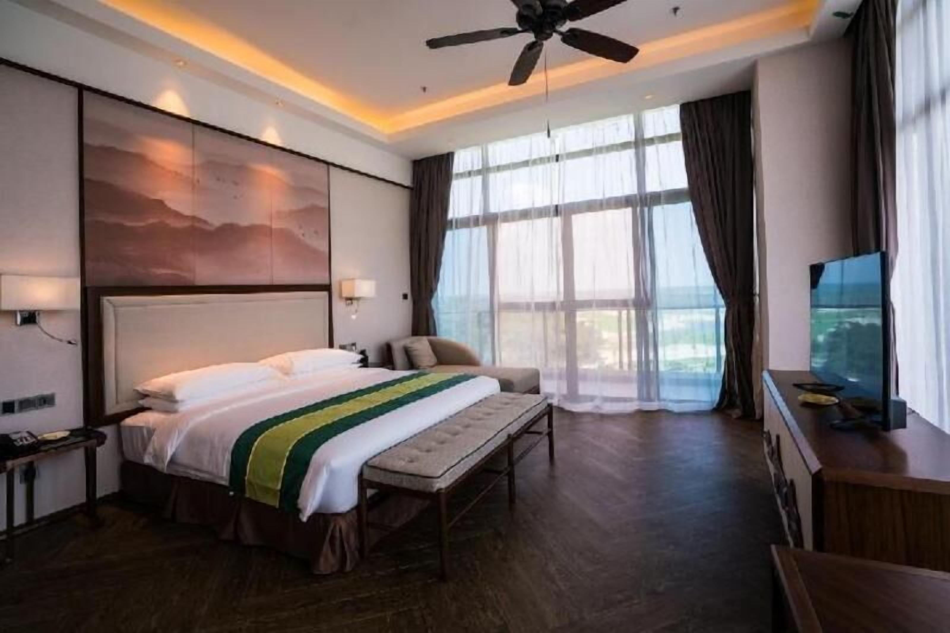 In-room safe, desk, laptop workspace, blackout drapes