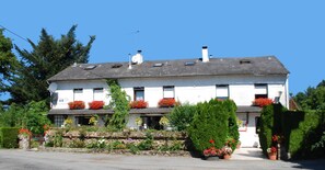 Front of property - Le Ranch des Lacs, Hôtel Restaurant à Augne (Augne)