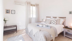 4 habitaciones y tabla de planchar con plancha 