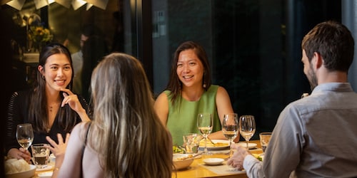 客室内のダイニングエリア