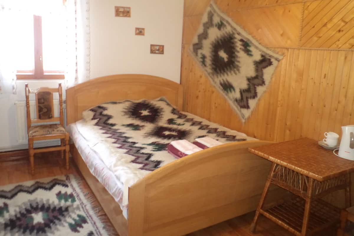 Standard Double Room | Cribs (surcharge), WiFi (free), bed sheets