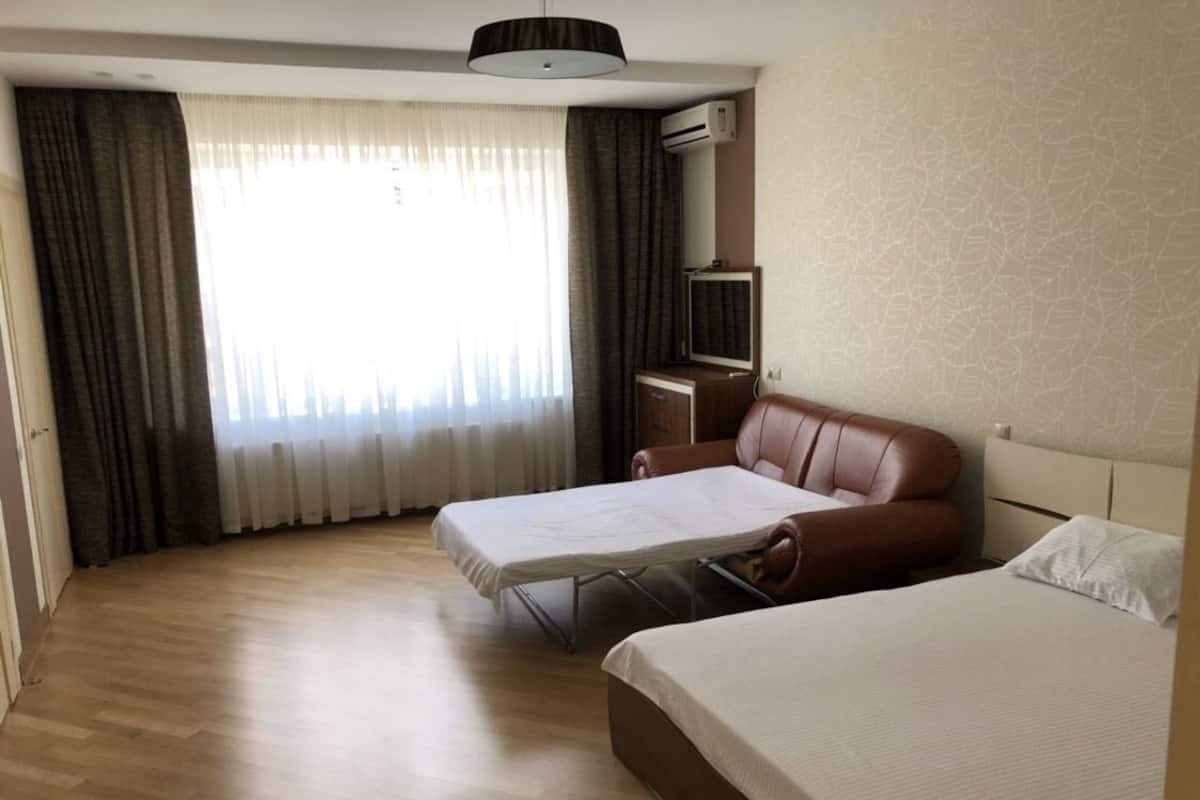 Premium tweepersoonskamer, 1 kingsize bed | 1 slaapkamer, luxe beddengoed, een minibar, een bureau