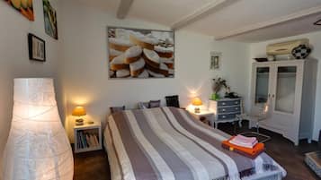 Decoración individual, mobiliario individual, escritorio