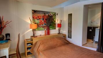 Individually decorated, individually furnished, desk, soundproofing