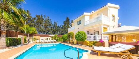 Outdoor pool, pool loungers