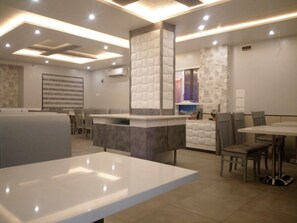 Dining - Hotel Pushpak Park (Osmanabad)