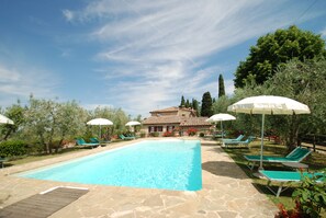Piscina a l'aire lliure